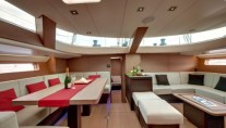 AMAZONCREEK -  Salon and Dining